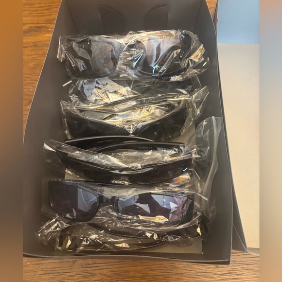 Designer Inspired Fashion Sunglasses - Assorted Box - Picture 2 of 6